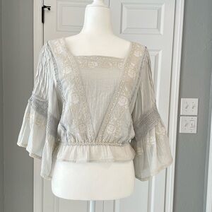 American Eagle top with bell sleeves